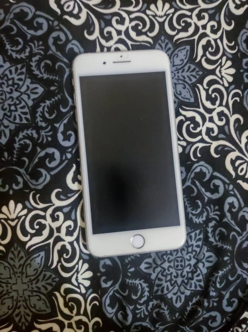 Apple iPhone 8 Plus 1