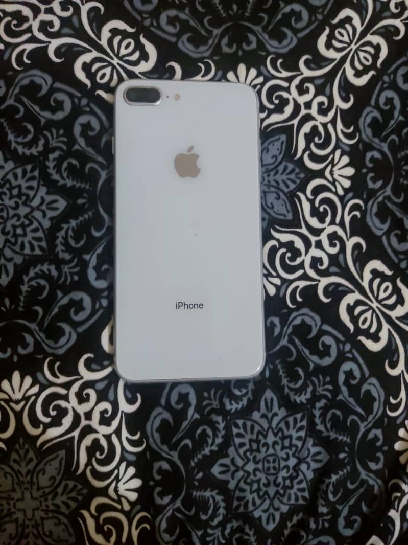 Apple iPhone 8 Plus 2