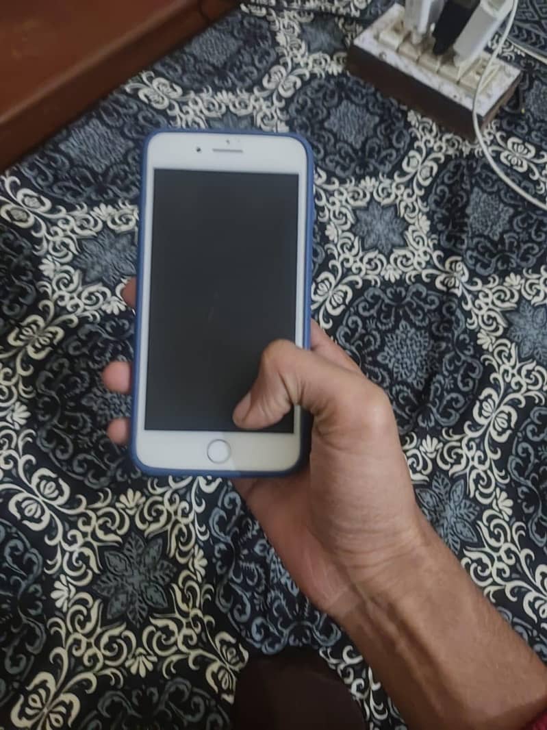 Apple iPhone 8 Plus 3