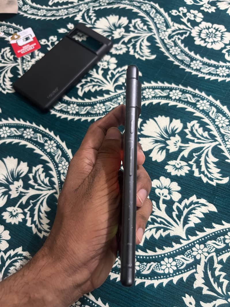 Google Pixel 7 4