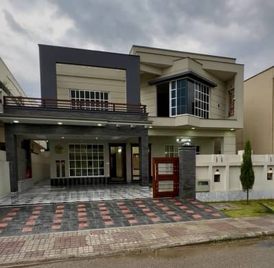 1 Kanal Beautiful Designer Luxurious Double Unit House For Sale