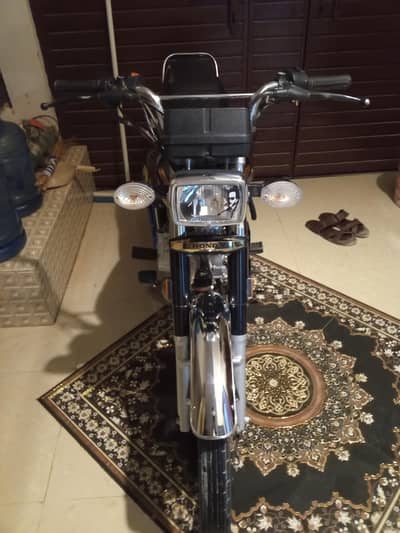 Honda CG 125 2025 self start Gold edition applied