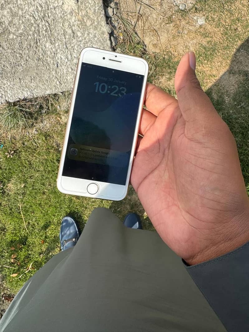Apple iPhone 8 4
