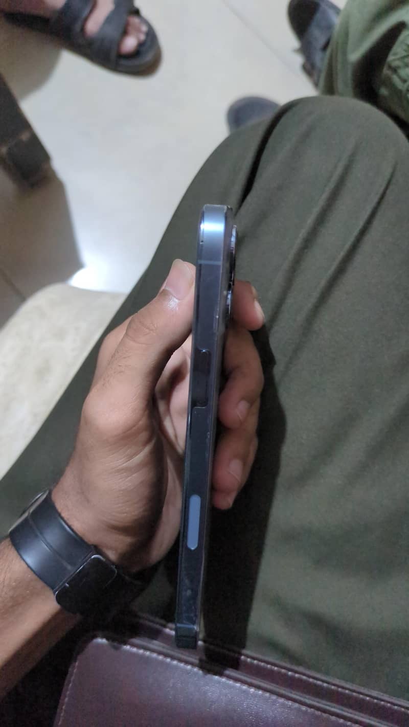 Apple iPhone 13 Pro Max 1