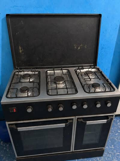 4 burner cooking range.