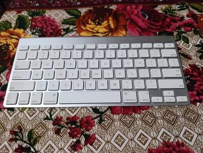 Apple keyboard Bluetooth