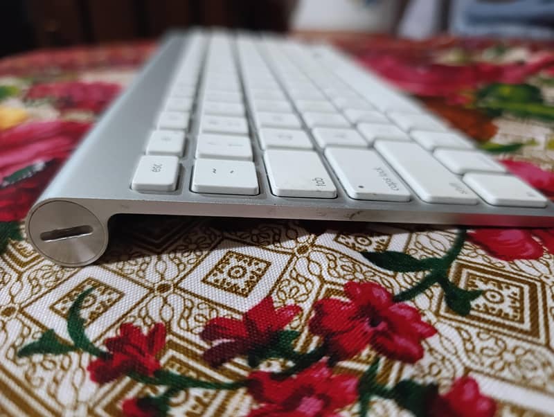 Apple keyboard Bluetooth 2