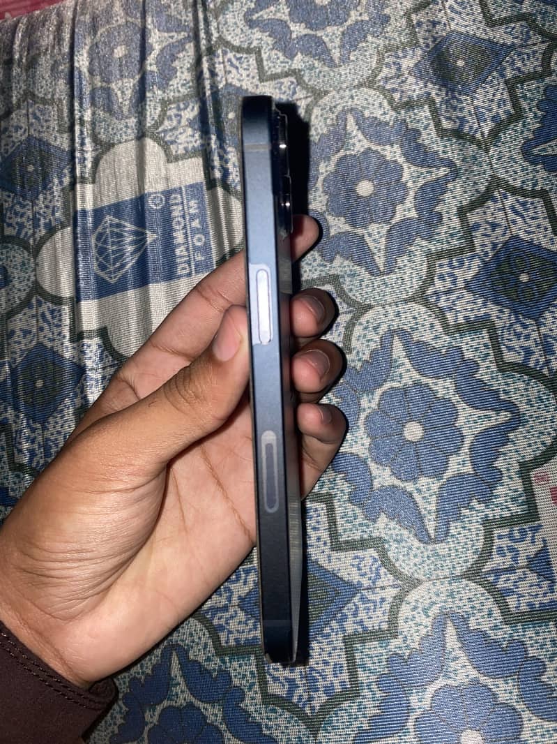 Apple iPhone 13 3