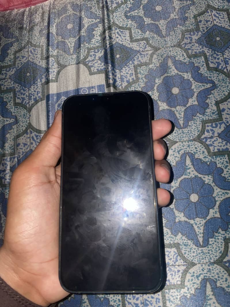 Apple iPhone 13 4