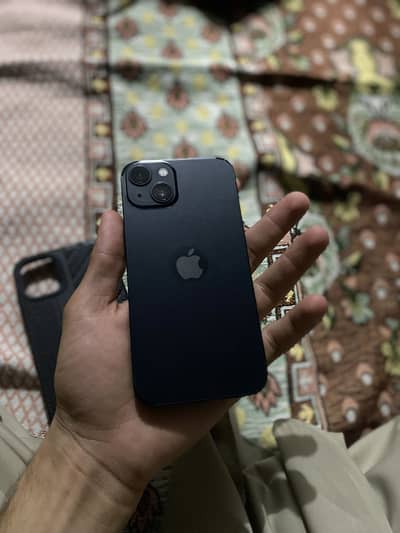 Apple iPhone 13