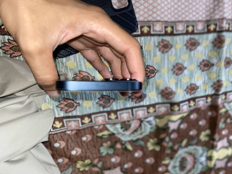 Apple iPhone 13 1