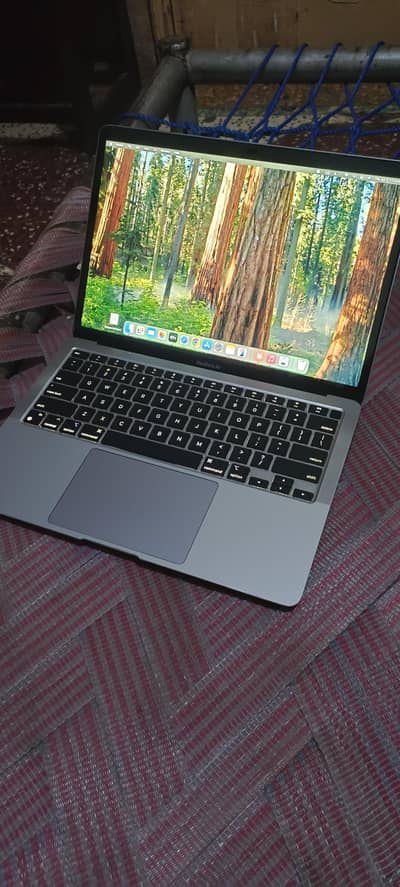 MacBook Air M1 2020 Model 8/256 for sale 10/10