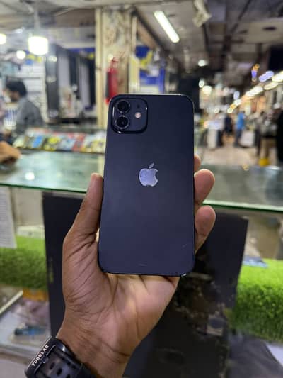 Apple iPhone 12