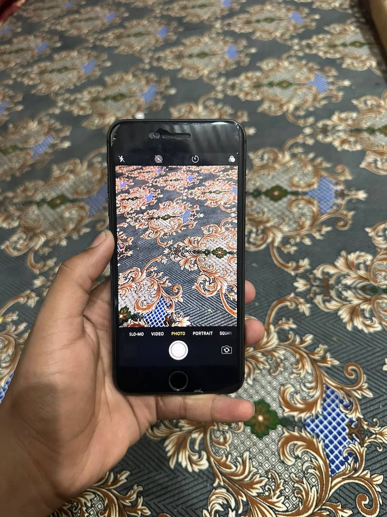 Apple iPhone 8 Plus 2