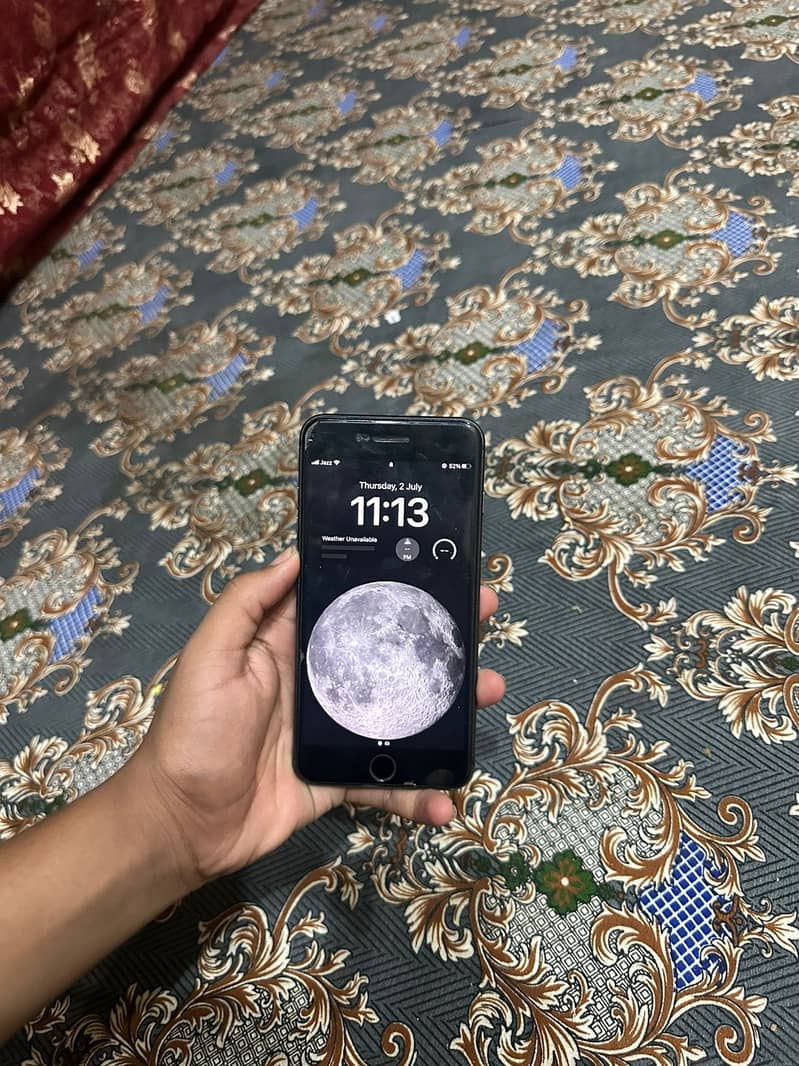 Apple iPhone 8 Plus 4