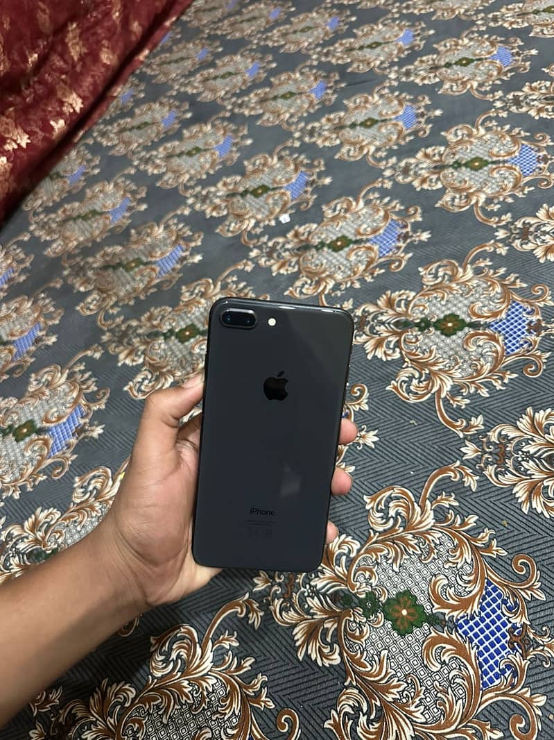 Apple iPhone 8 Plus 5