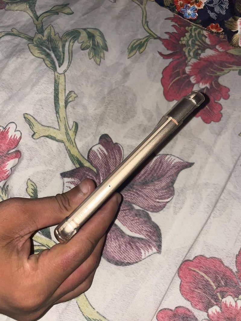 Google Pixel 8 4