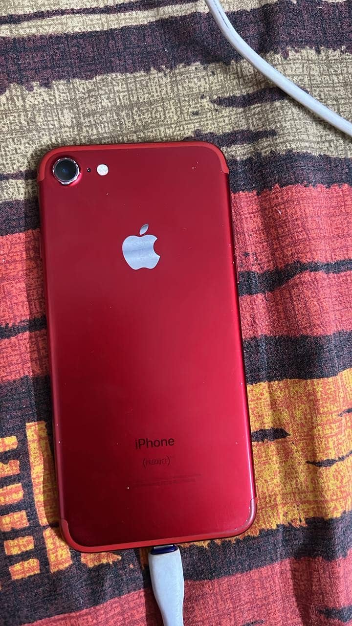 Apple iPhone 7 0
