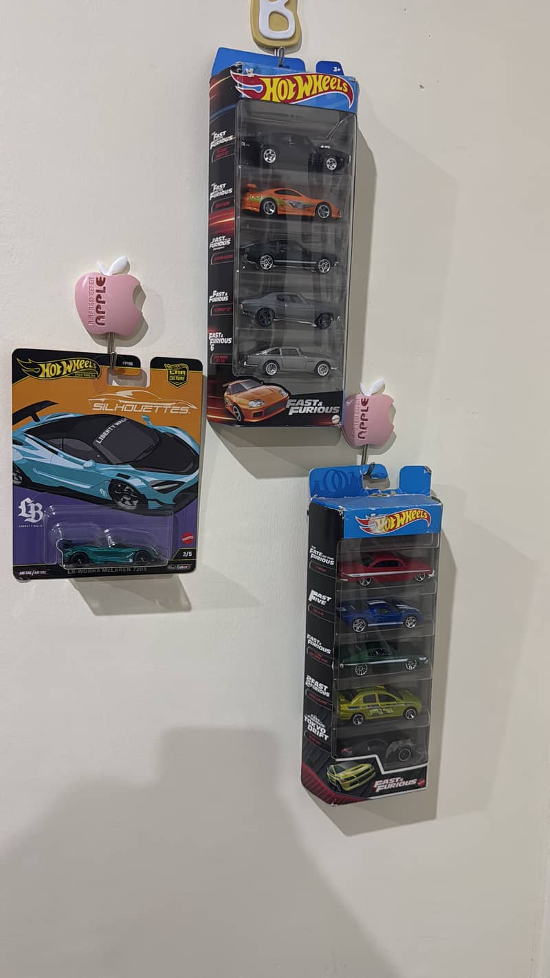Hotwheels 4