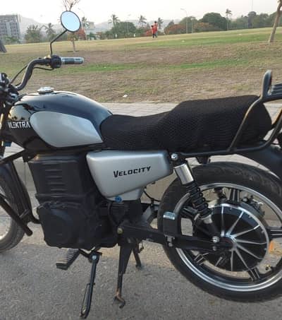 Vlektra Velocity 180 2025