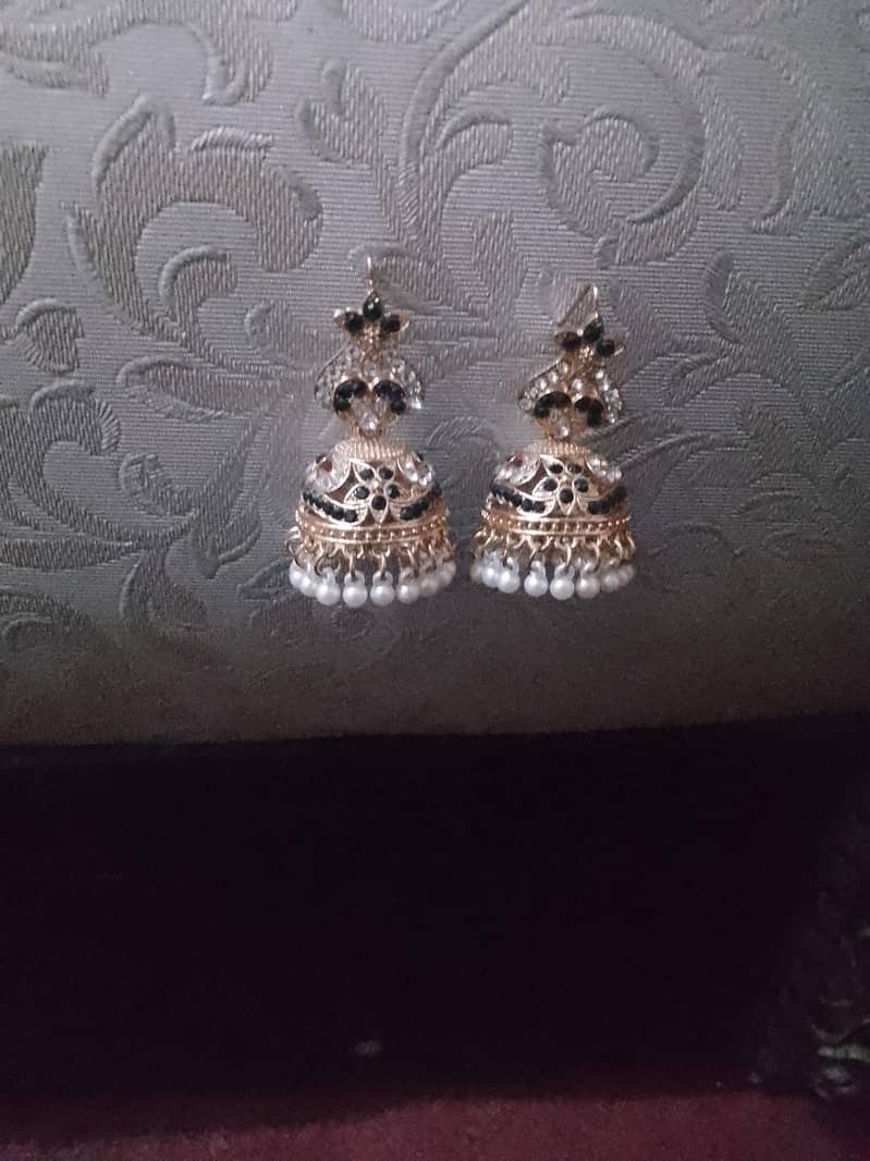 earrings 0