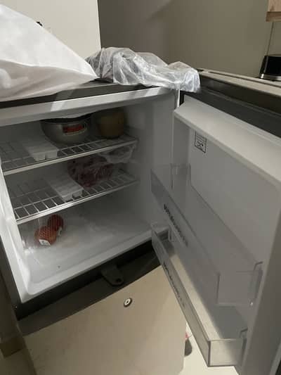 Very good condition working Refrigerator 03000193422