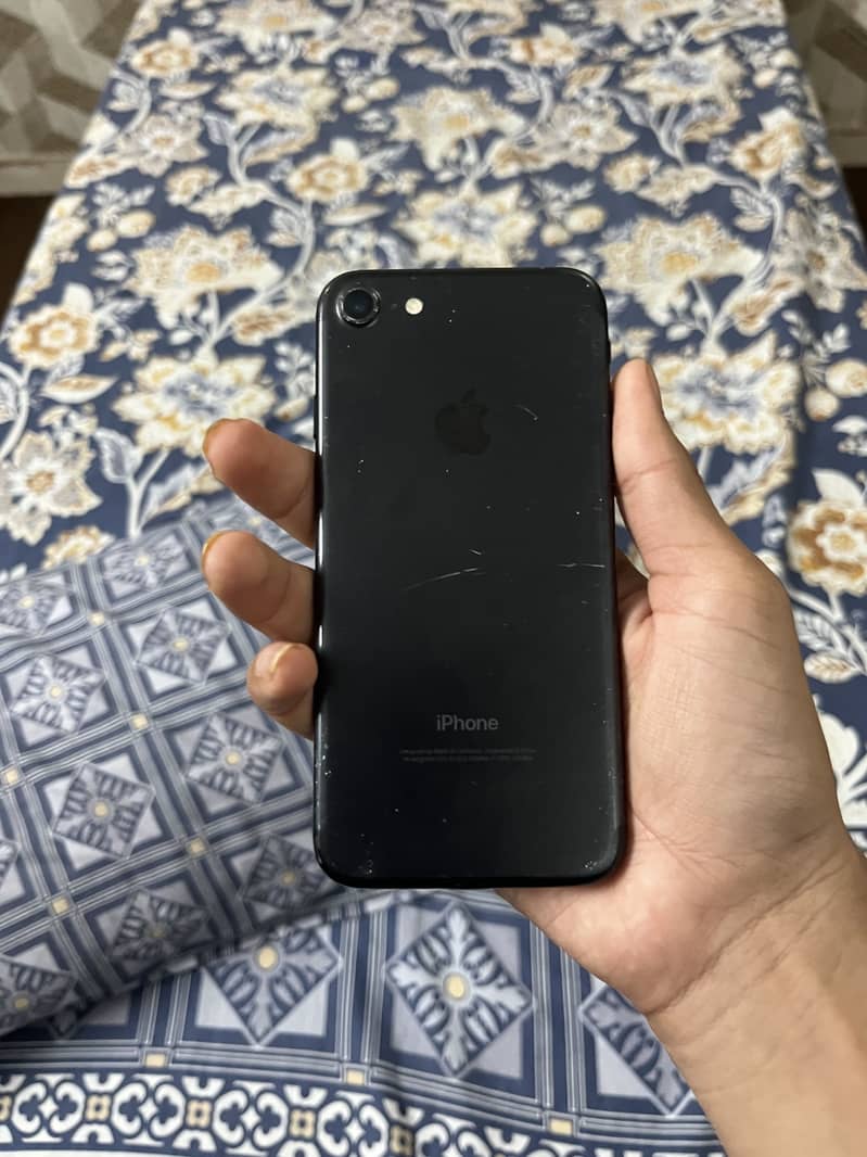 Apple iPhone 7 1