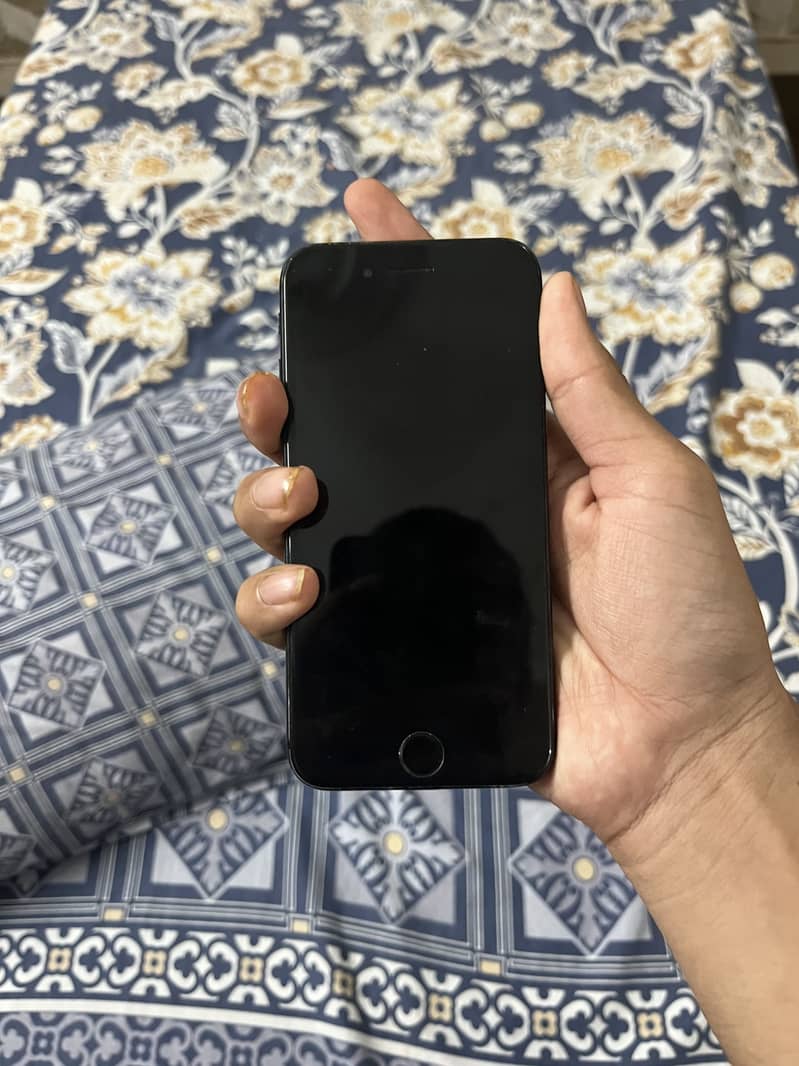 Apple iPhone 7 2