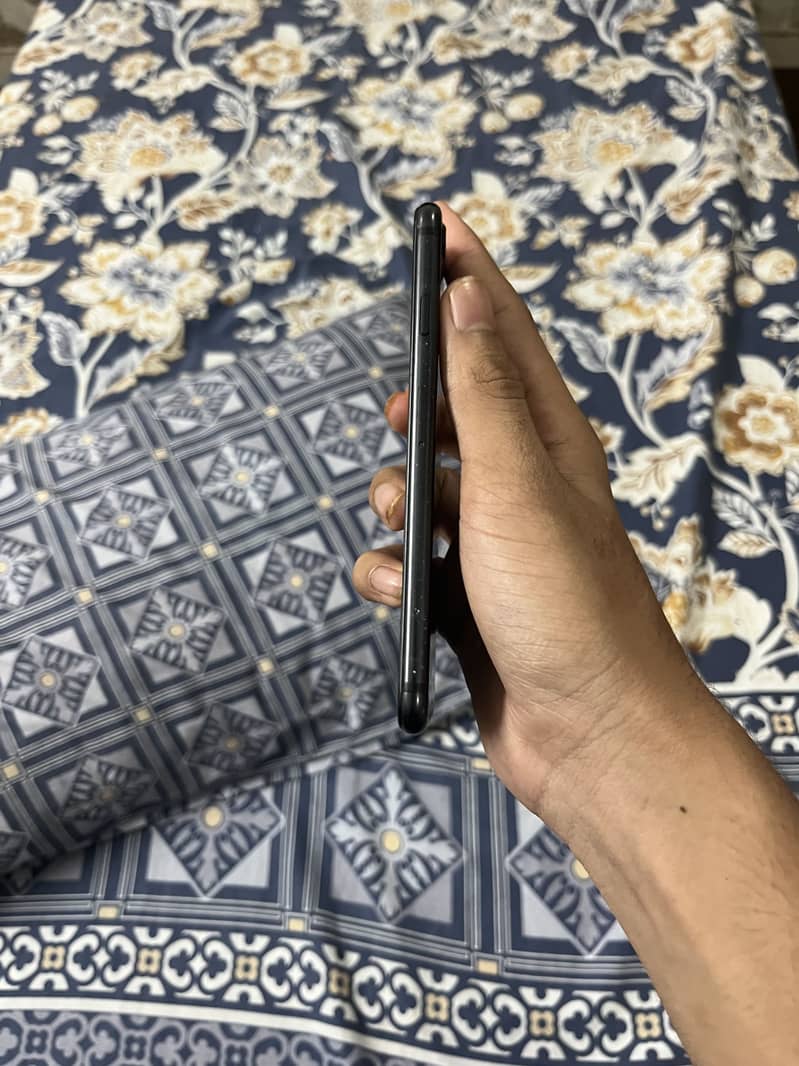 Apple iPhone 7 5