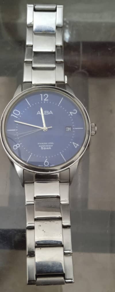 Alba watch elegant in look