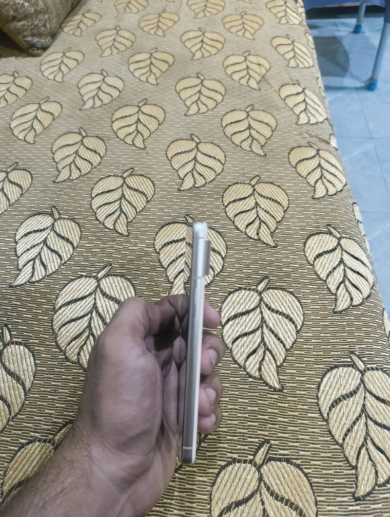 Google Pixel 8 2