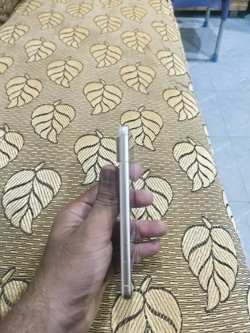 Google Pixel 8 3