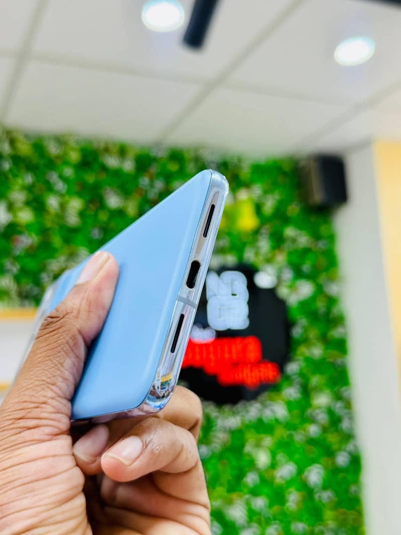 Google Pixel 8 Pro 2
