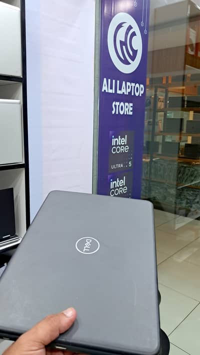 Dell Latitude 13 3300 core i3 7th Gen 8 GB RAM  128 GB SSD