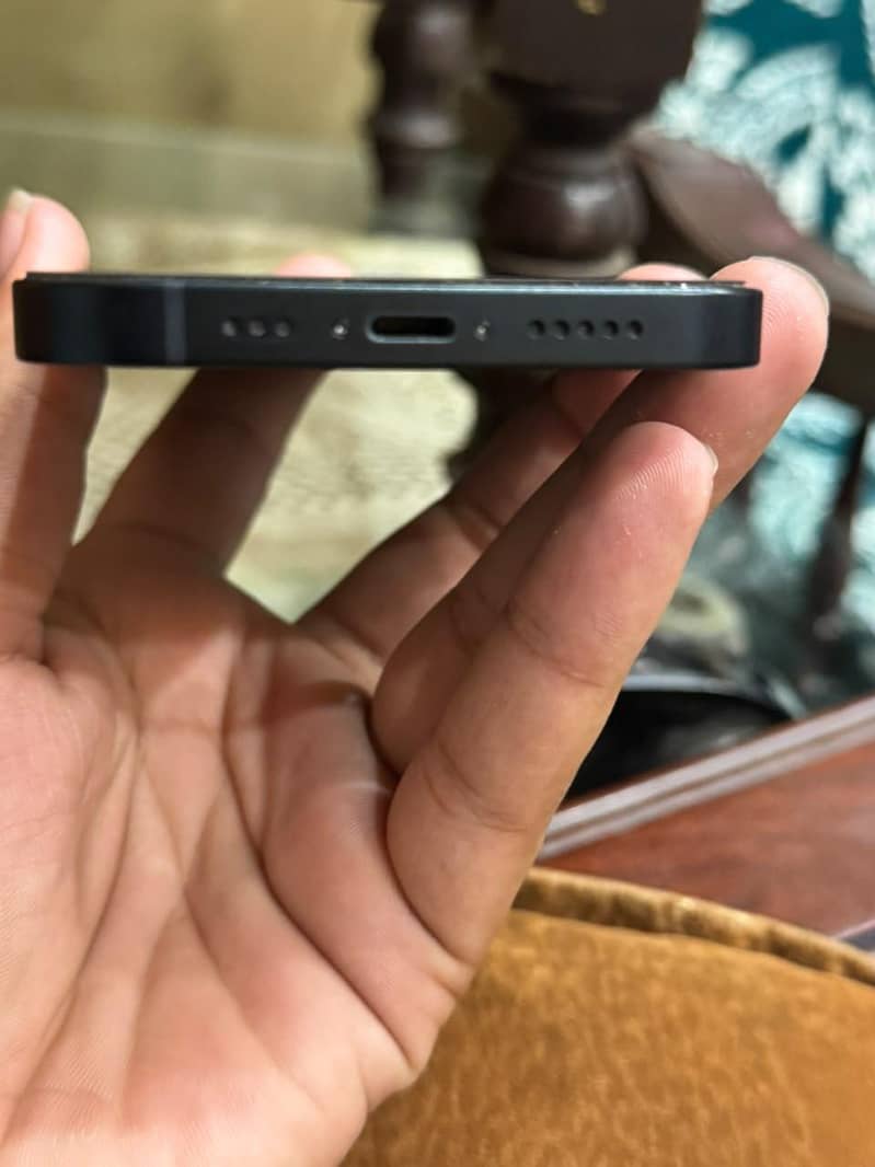 Apple iPhone 13 4