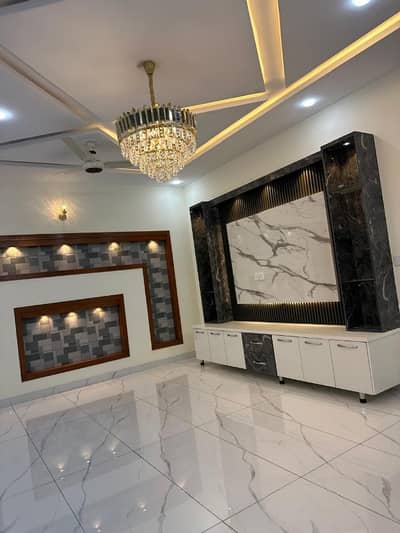 35/70 (10MARLA)House Available For Rent in G13