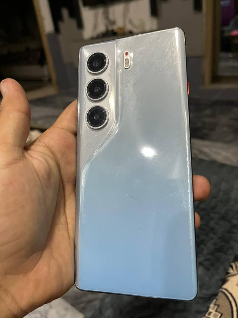 techno camon 40pro 1
