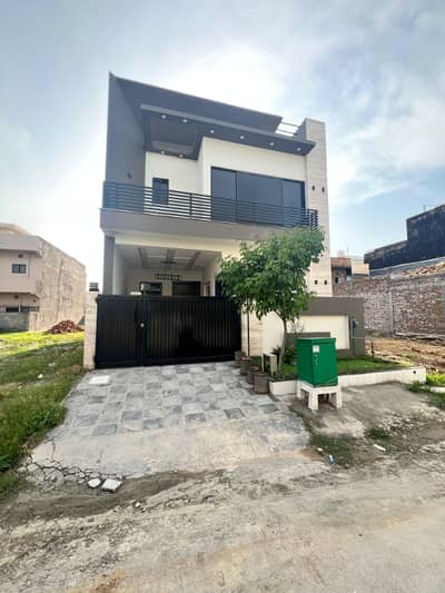 5 Marla House Available For Sale location B-17