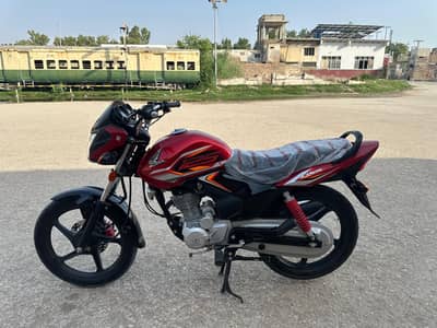 Honda CB125F