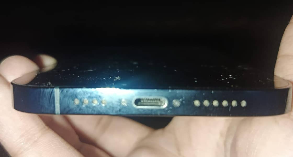 Apple iPhone 12 Pro Max 4