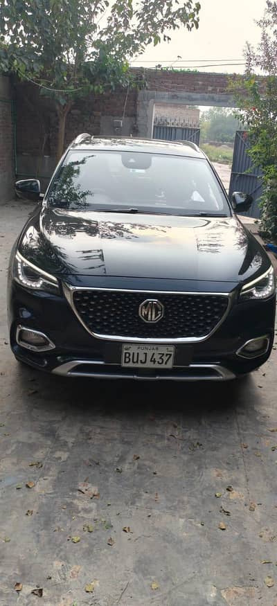 MG HS 2022