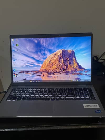 Dell Latitude 5520 core i7 11th gen 16gb ram 2gb graphic card