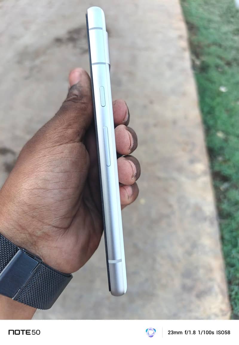 Google Pixel 7a 4