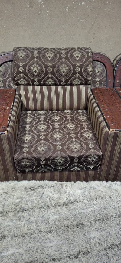 sofa for sel sat pura hai