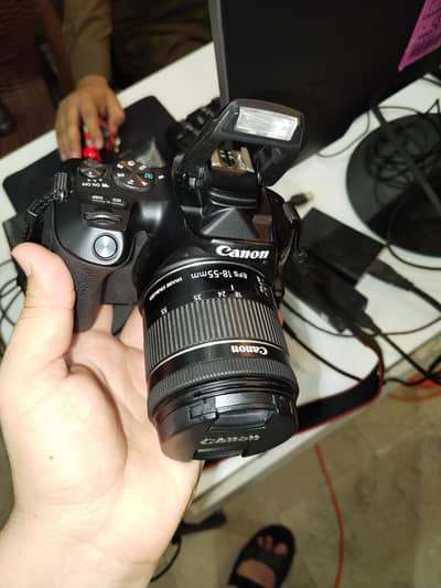 Canon200D Mark II DSLR Camera 18-55 Lens 2 Batteries 128GB Card