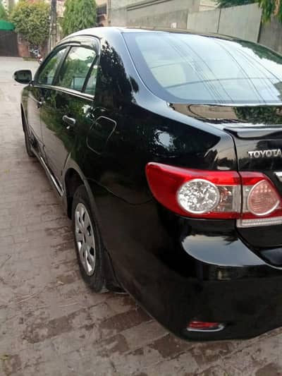 Toyota Corolla GLI 2012 (Almost Genuine)