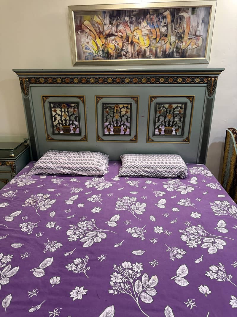 King size bed 1