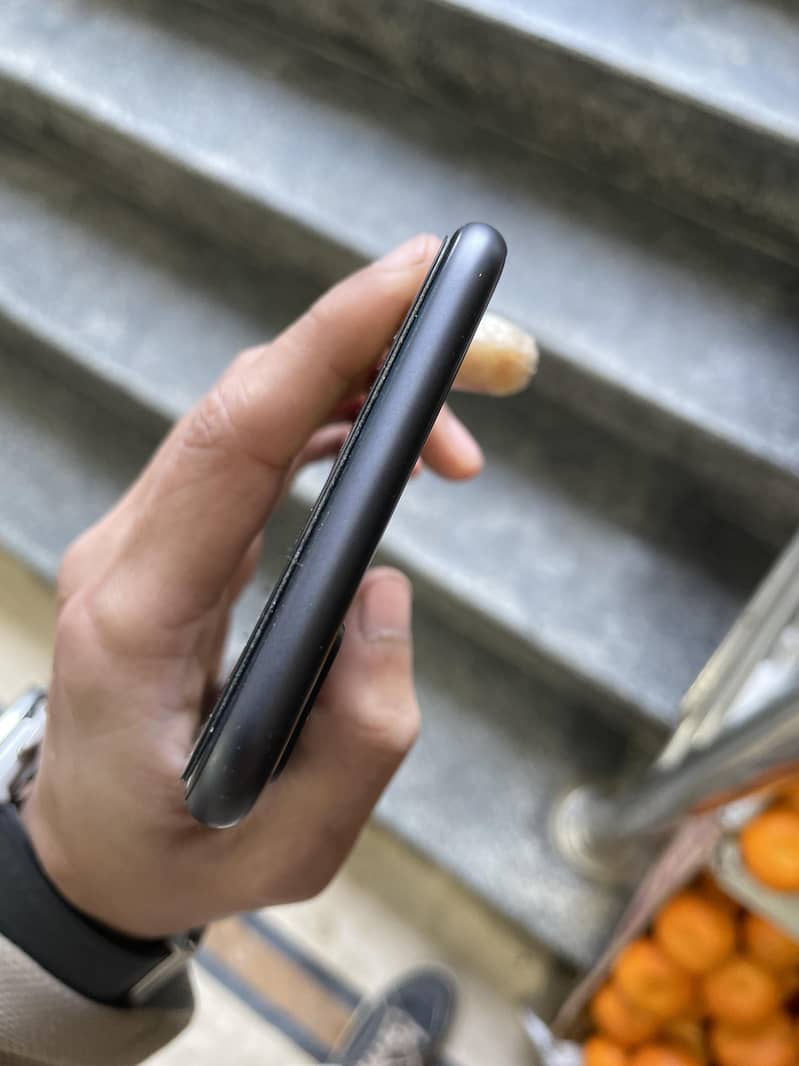 Apple iPhone 8 Plus 1