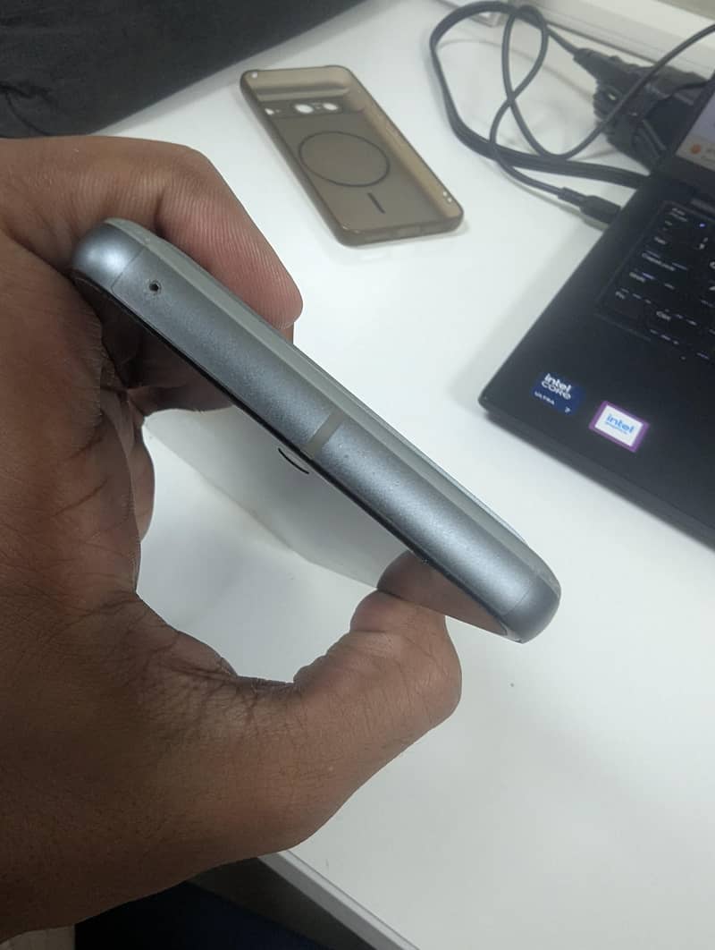 Google Pixel 8 2