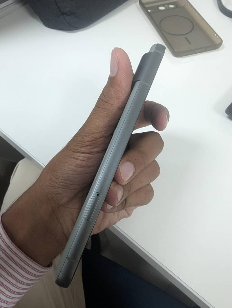 Google Pixel 8 4